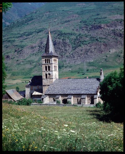 Vista de la iglesia de Santa María, Arties de School Spanish
