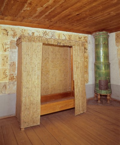 Cama plegable y estufa de cerámica en la casa de Carl Linnaeus (1707-78) (foto) de School Swedish