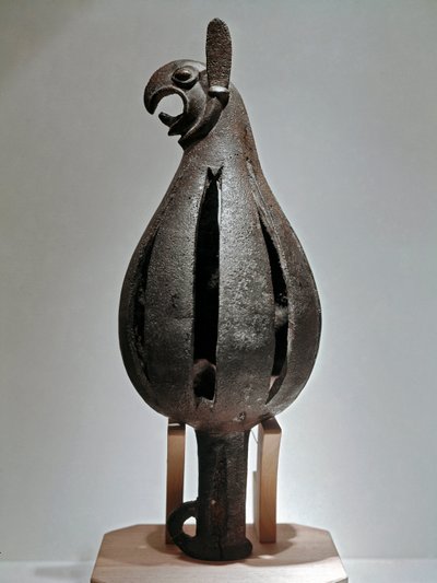 Ornamento en forma de grifo con cabeza de águila. Objeto de bronce, de la segunda mitad del siglo VII a.C. Museo del Hermitage, San Petersburgo de Scythian