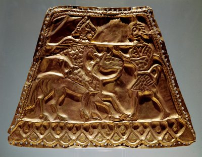 Lámina dorada mostrando a un jinete atacando a un guerrero con una lanza (arte escita, siglo V-III a.C.) de Scythian