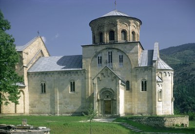 Vista sur de la Iglesia de Sveta Bogodorica de Serbian School