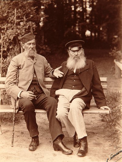 Los poetas Yakov Petrovich Polonsky (Iakov Petrovitch Polonski) (1819-1898) y Afanasy Afanasievich Fet (Foeth) (Afanassi Afanassievitch Chenchine) (1820-1892). Foto de albúmina de Sergei Dmitrievich Botkin (1869-1945) de Sergei Dmitrievich Botkin
