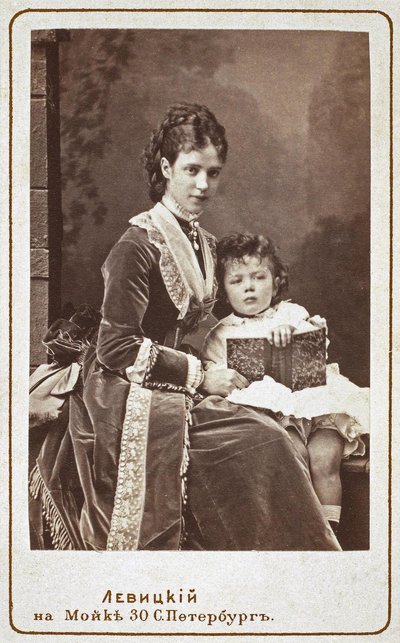 Emperatriz María Fyodorovna Dagmar de Dinamarca 1847-1928 con su hijo Nicolás Alexandrovich de Rusia de Sergei Lvovich Levitsky
