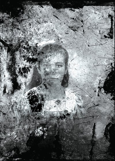 Musa accidental, 2019 (técnica mixta) de Sergis Adamos