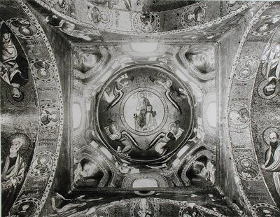 (detalle) de la cúpula con el Cristo Pantocrátor en el centro de Sicilian School