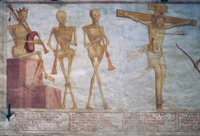 Tres esqueletos tocando La Danza de la Muerte y Cristo en la cruz, (detalle) de La Danza de la Muerte de Simone II Baschenis
