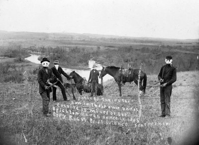 La “Guerra del alambre de púas” en Nebraska 1884-1885: Los propietarios de ranchos intentan tomar tierras de los agricultores oponiéndose a la demarcación con alambre de púas - fotografía de Solomon D. Butcher de Solomon D. Butcher
