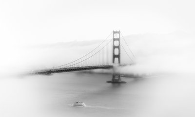 El puente Golden Gate envuelto en la niebla de Songhu Yan