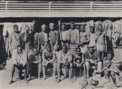 Un Grupo en el Compuesto de South African Photographer