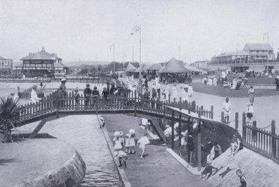 Puente sobre el Estanque de los Niños, Playa del Océano, Durban de South African Photographer