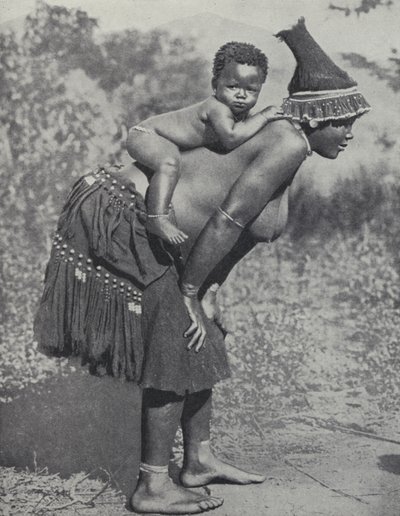 Mujer llevando a su bebé en la espalda, Sudáfrica de South African Photographer