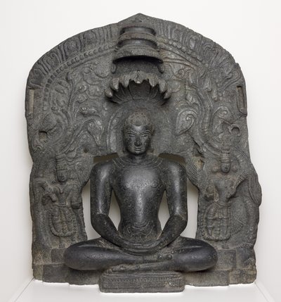 Jaina Tirthankara Parshvanatha con capucha de serpiente sentado en meditación (Dhyanamudra), de Karnataka, India de South Indian School