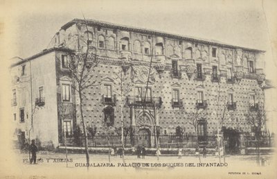 Palacio del Infantado, Gudalajara, Spain (b/w photo) de Spanish Photographer