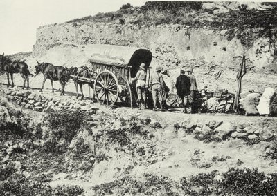 Descargando un carro de armas de fuego, para escalar las colinas de Dersa, Tetuán, Marruecos de Spanish Photographer