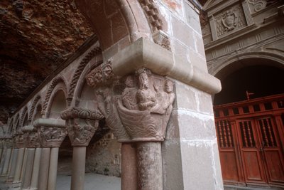 Capitel del claustro que representa a Cristo llamando a sus discípulos de Spanish School