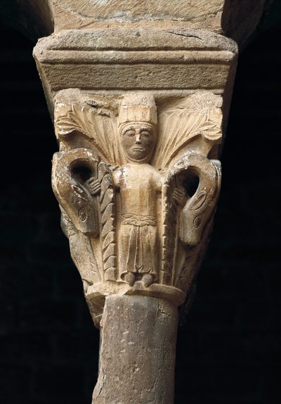 Capitel de una columna, de la Iglesia de Santa María de l