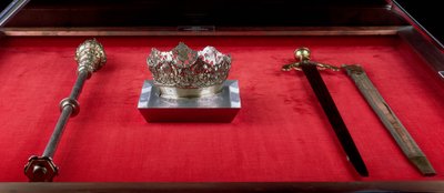 Corona, cetro y espada pertenecientes a Isabel de Castilla (1451-1504) de Spanish School