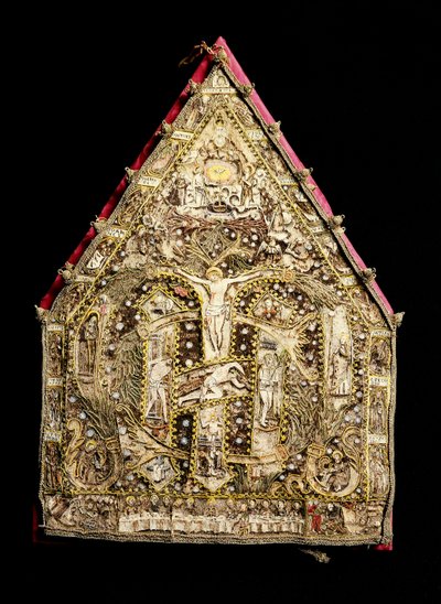 Mitre de obispo en oro decorada con mosaicos de plumas hecha por misioneros españoles en México de Spanish School