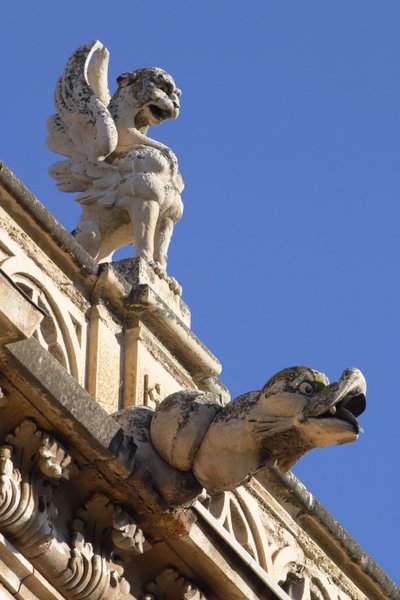 Gárgola y acroteria, (detalle) de Spanish School