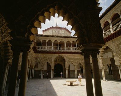 Patio en el Real Alcázar de Spanish School