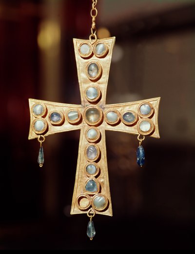 Cruz colgante de la corona votiva de un rey visigodo, del Tesoro de Guarrazar de Spanish School