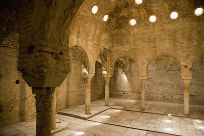 Sala de vapor en los Baños Árabes, Granada de Spanish School