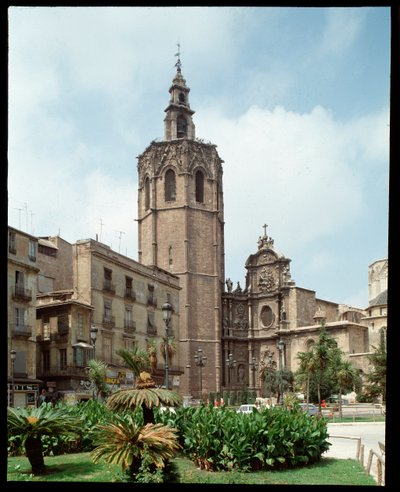 Vista del Micalet (Miguelete o El Miguelete) campanario de la catedral de Valencia (Valencia) 1381-1429 España de Spanish School