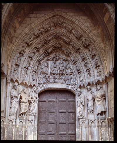 Vista del portal gótico de Spanish School