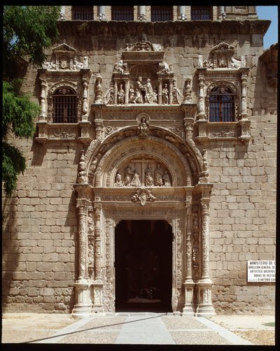 Vista de la puerta plateresca de Spanish School
