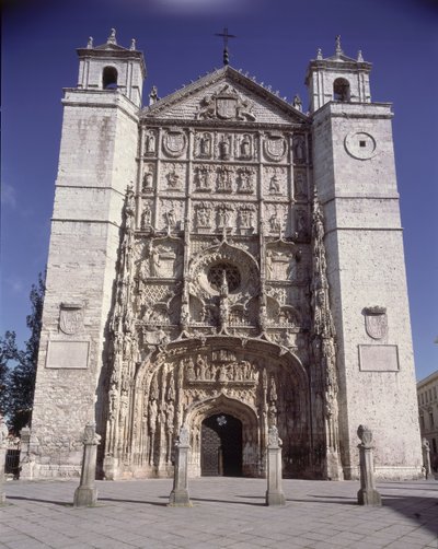 Fachada oeste de la Iglesia de San Pablo, construida entre los siglos XV y XVII de Spanish School