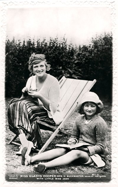 Gladys Cooper 1888-1971, actriz inglesa, con su hija Joan, principios del siglo XX de Sport and General