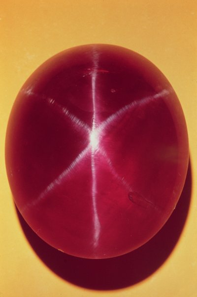 La estrella de rubí Rosser Reeves de Sri Lankan School