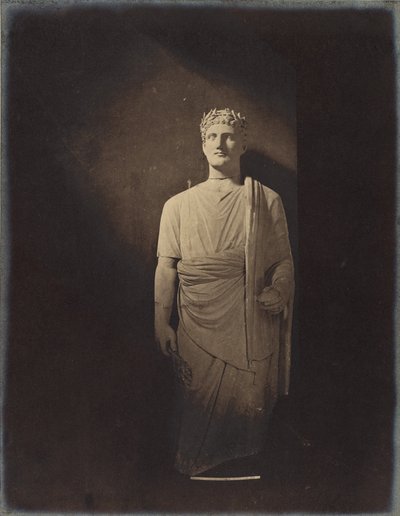 Figura de sacerdote, estilo tardío de Stephen Thompson