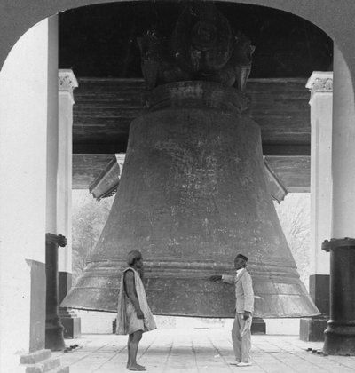 La campana perfecta más grande del mundo, Mingun, Birmania, 1908 de Stereo Travel Co