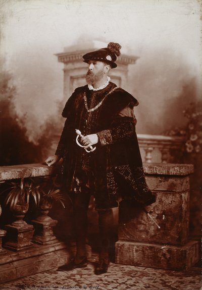 Spencer Compton Cavendish, 8º Duque de Devonshire, como el Emperador Carlos V, El Baile del Jubileo de Diamante de la Duquesa de Devonshire en Devonshire House de Studio Lafayette