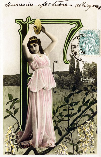 F: Mlle Beauregard, artista de los años 1900 - alfabeto en postal de Studio Reutlinger
