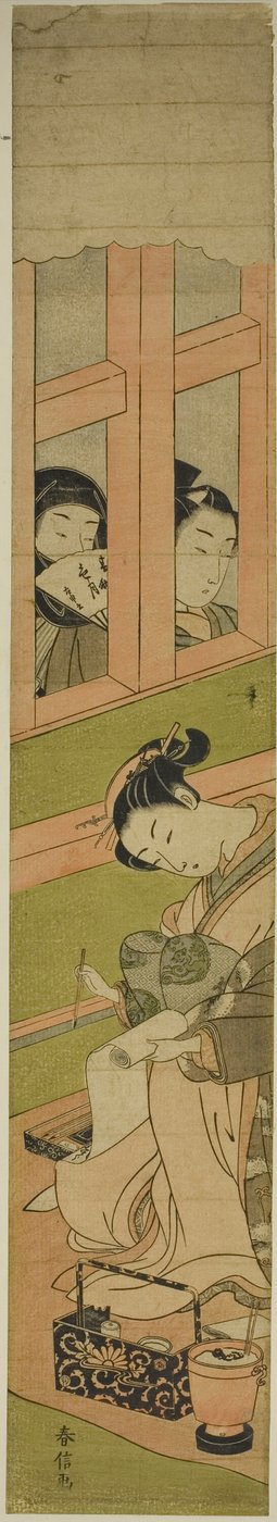 Cortesana escribiendo una carta mientras dos hombres observan a través de una celosía de ventana de Suzuki Harunobu