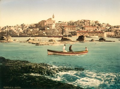 Puerto de Jaffa con la ciudad al fondo, c.1880-1900 de Swiss Photographer