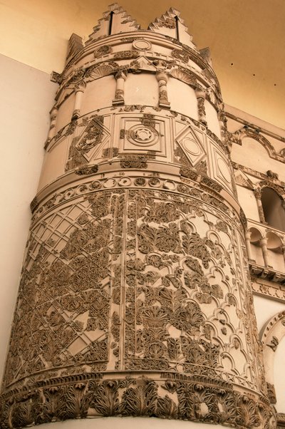 La entrada al Museo Nacional, que incorpora la puerta monumental de Qasr al-Hayr al-Gharbi, uno de los castillos omeyas más famosos, ciudad vieja de Damasco de Syrian School