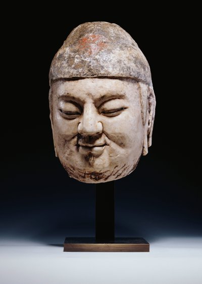 Una cabeza de mármol de un oficial, dinastía Tang o un poco antes de Tang Dynasty Chinese School