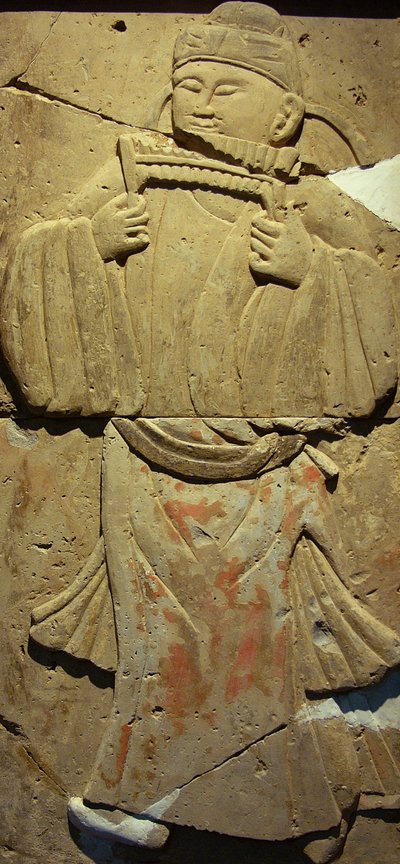 Estela de terracota con músico, Dinastía Tang de Tang Dynasty Chinese School