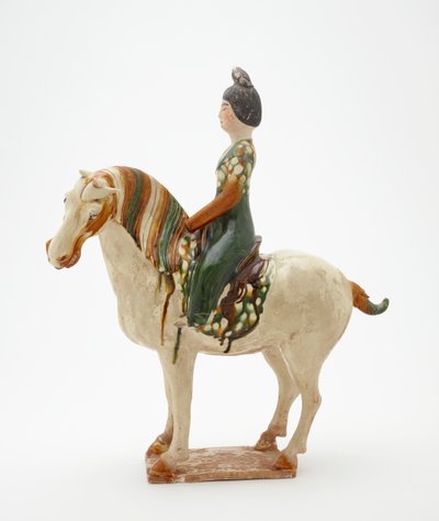 Mujer a caballo, Dinastía Tang, c.700-750 de Tang Dynasty Chinese School