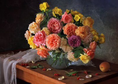 Naturaleza muerta con rosas de colores de Tatyana Skorokhod