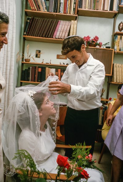Levantar el velo de la novia judía de Ted Spiegel