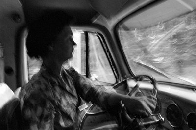Mildred Cooper es una abuela de 43 años, es camionera con camión maderero de Ted Spiegel
