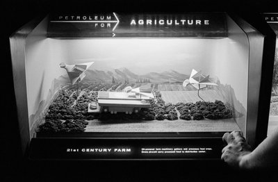 Maqueta del futuro concepto de agricultura mecanizada con máquinas en la Feria Mundial de Seattle de Ted Spiegel