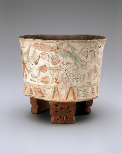Vaso trípode con dos sopladores y aves quetzal en árboles de cacao, Tardío Xolalpan, 550-650 de Teotihuacan Teotihuacan