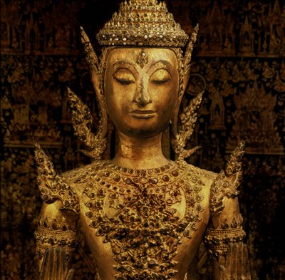 Buda de pie en Abhaya mudra, estilo Rattanakosin, mediados del siglo XIX de Thai School