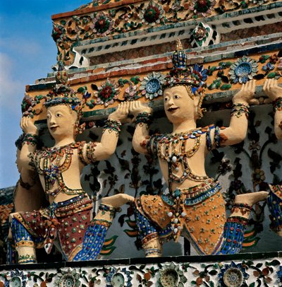 Cariátides del templo Wat Arun de Thai School