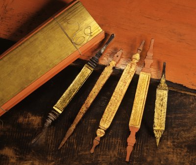 Manuscritos budistas Lanna (hoja de palma y madera) de Thai School
